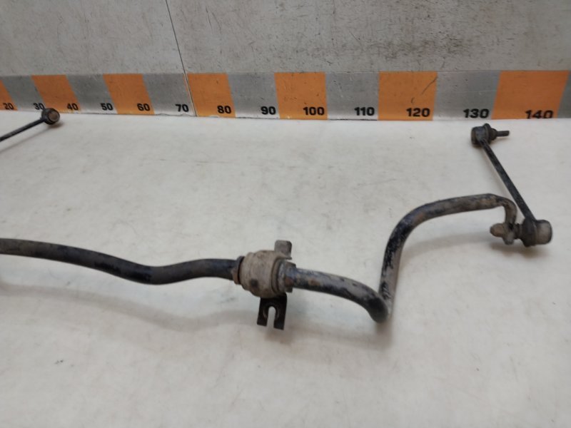 Стабилизатор передний