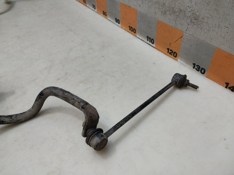 Стабилизатор передний