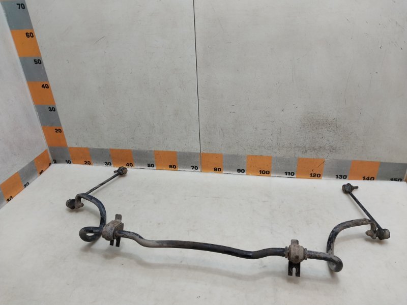 Стабилизатор передний