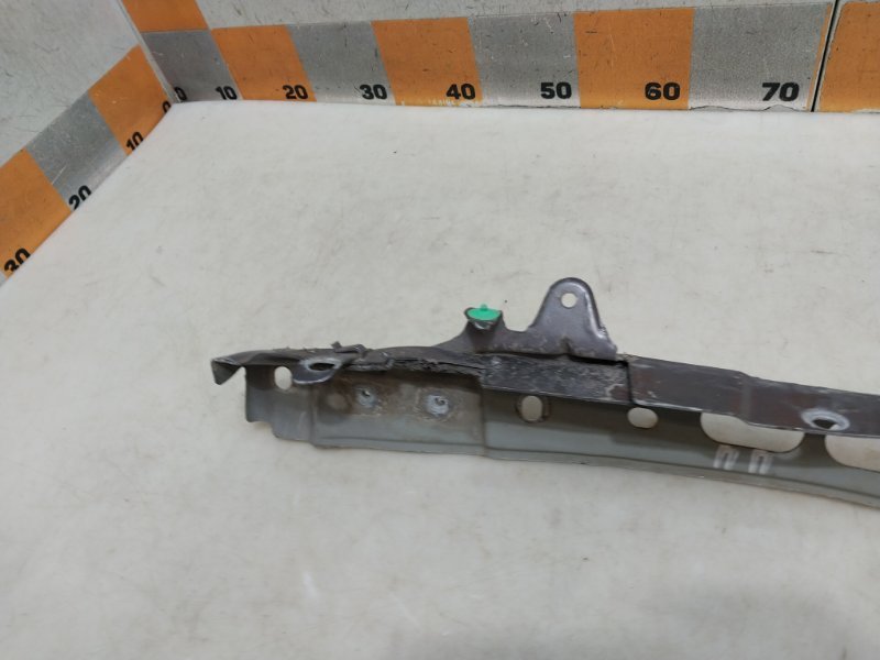 Кронштейн крепления крыла