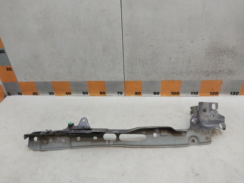 Кронштейн крепления крыла