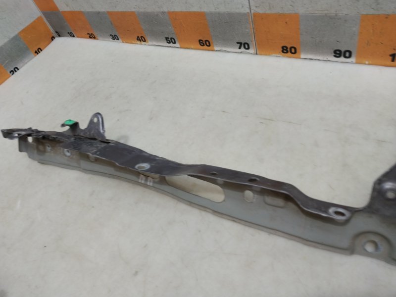 Кронштейн крепления крыла