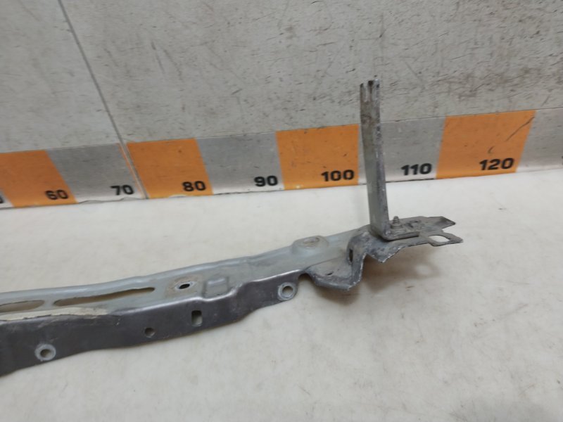 Кронштейн крепления крыла