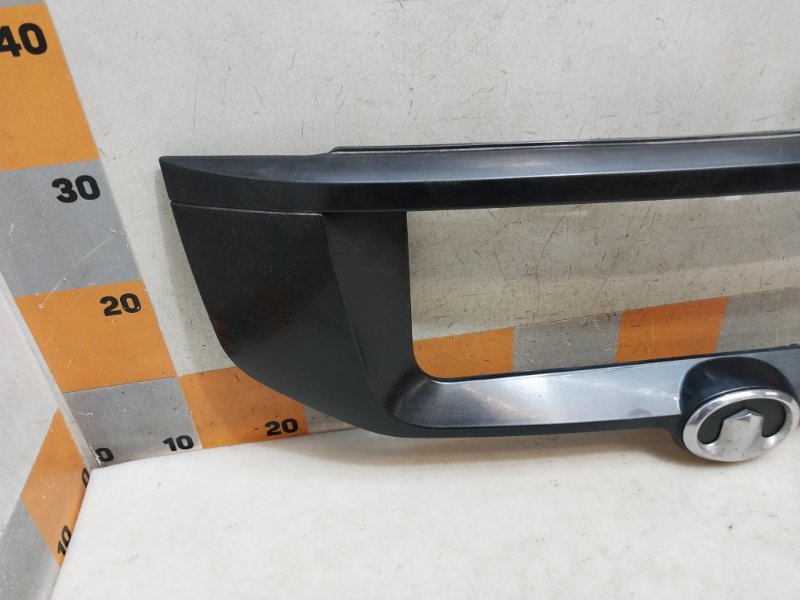 Накладка двери багажника