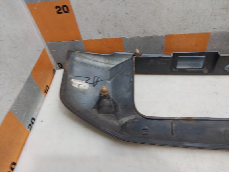 Накладка двери багажника