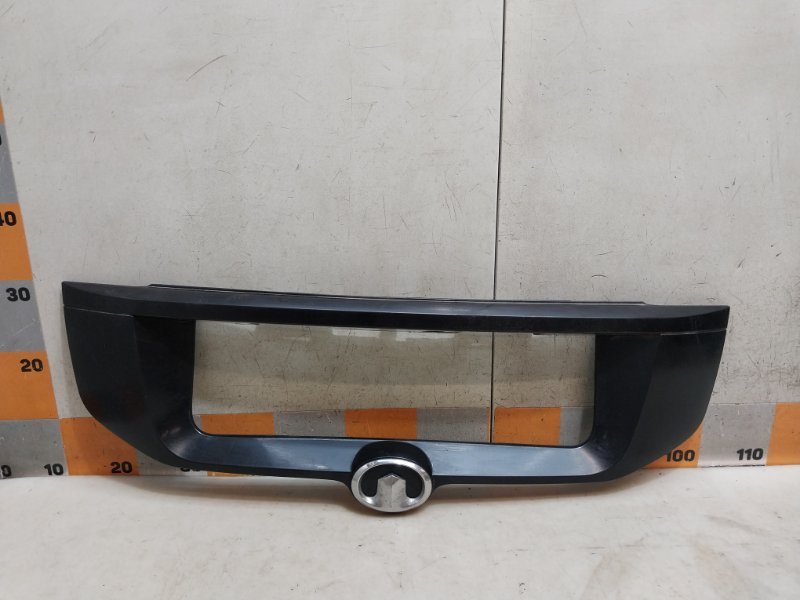 Накладка двери багажника