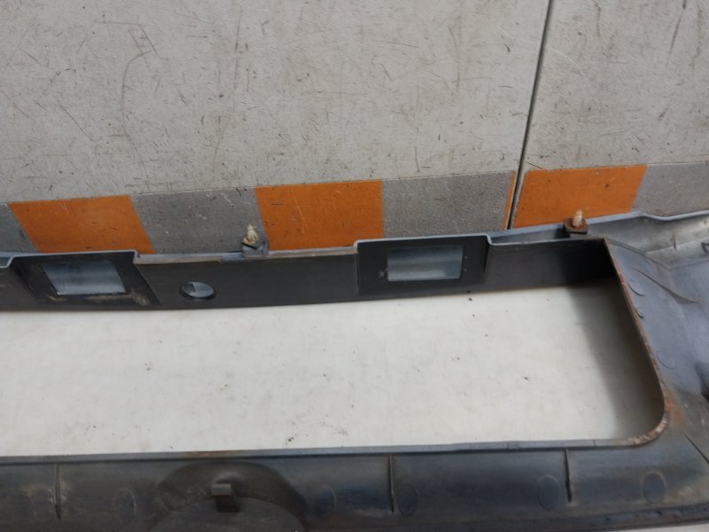 Накладка двери багажника