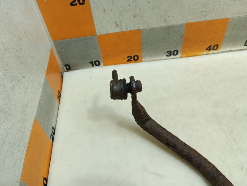 Стабилизатор передний