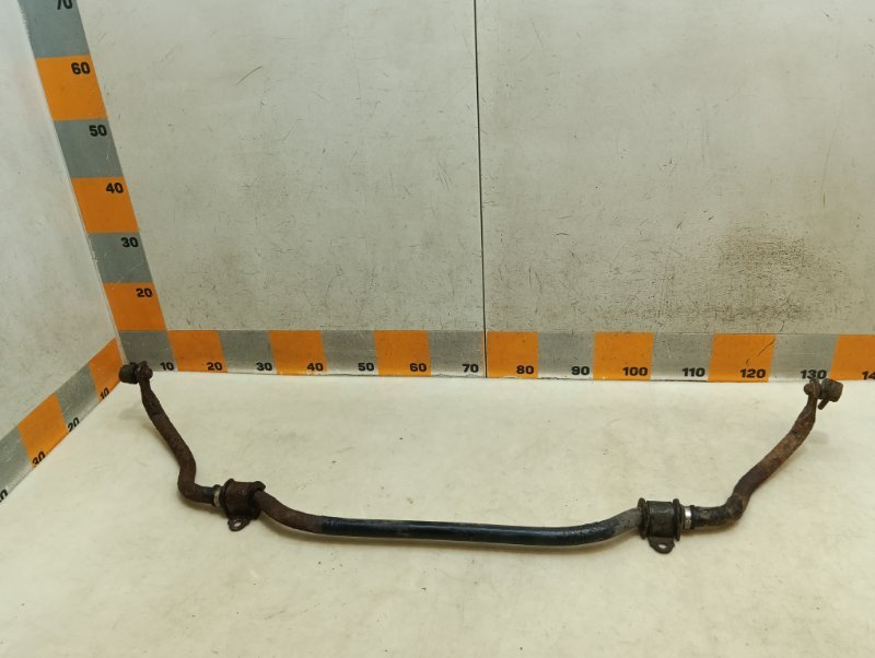 Стабилизатор передний