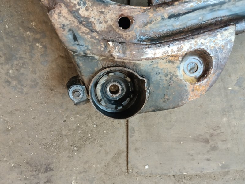 Балка подмоторная