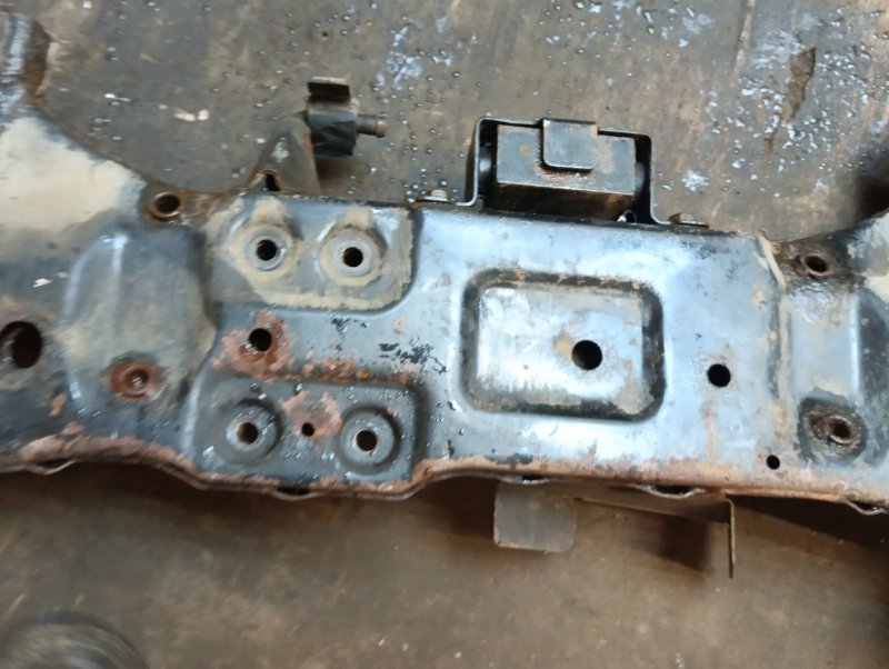 Балка подмоторная