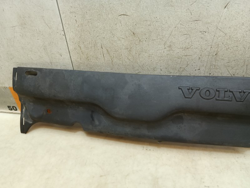 Крышка двигателя