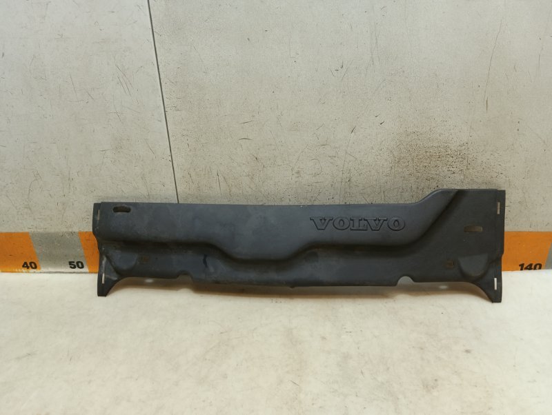 Крышка двигателя