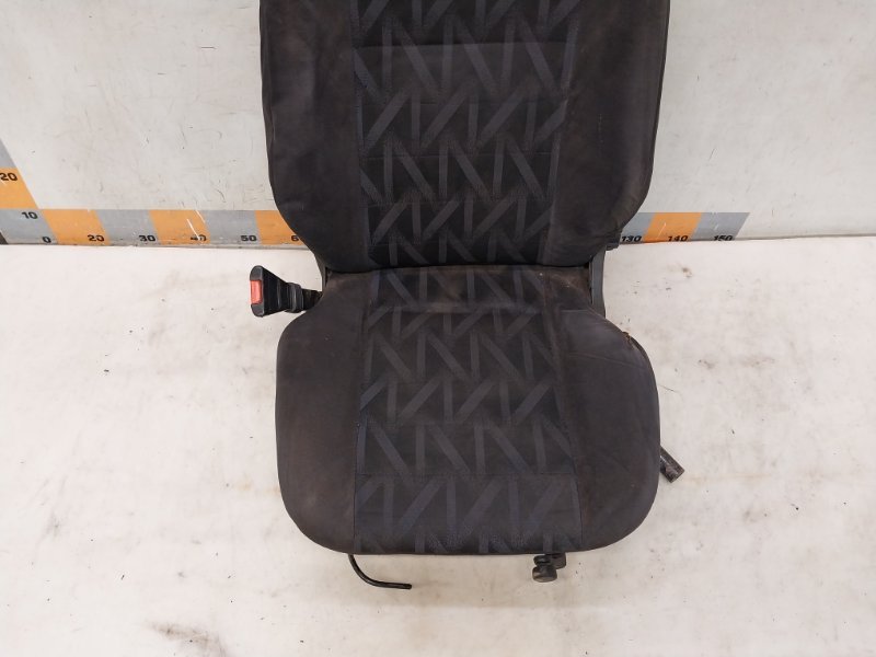 Сиденье переднее левое