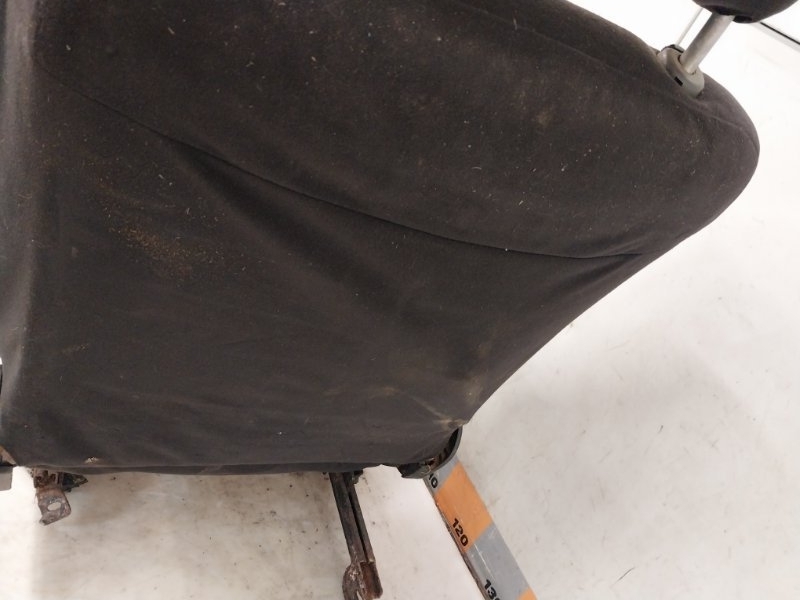 Сиденье переднее левое