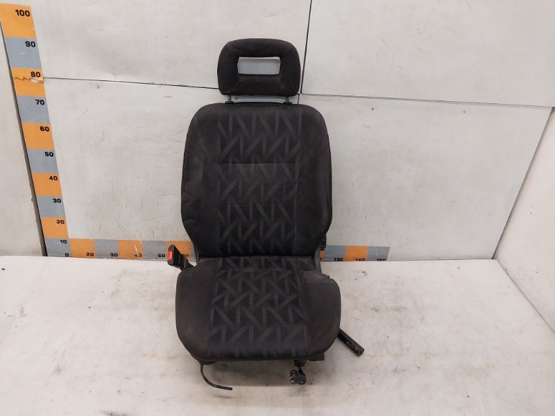 Сиденье переднее левое