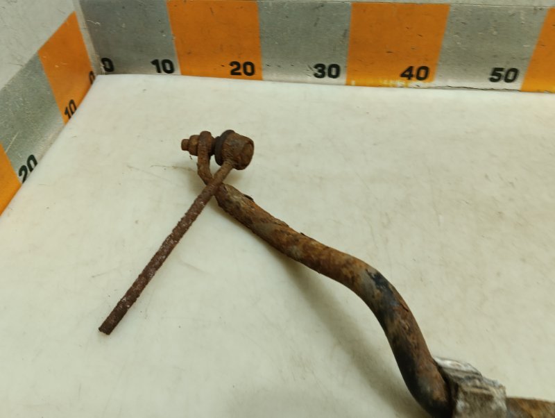 Стабилизатор передний