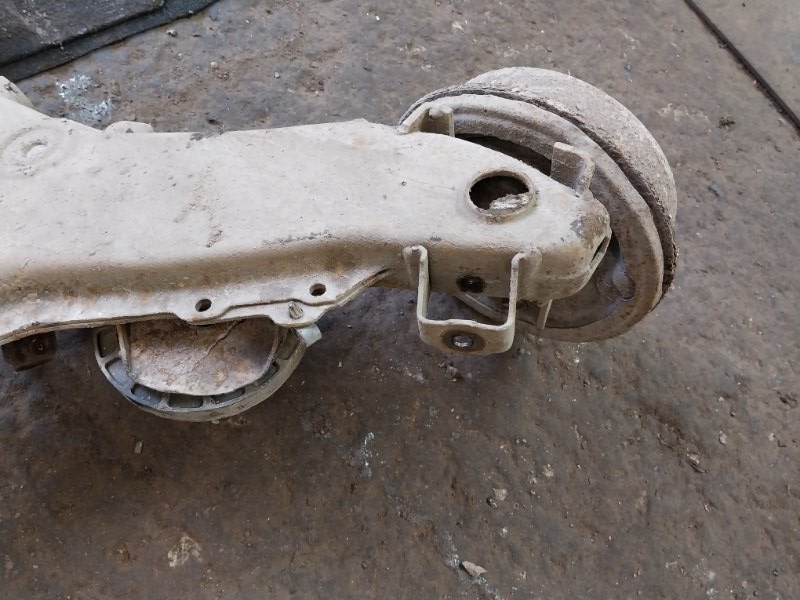 Балка задняя