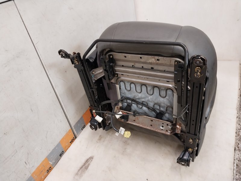 Сиденье переднее правое