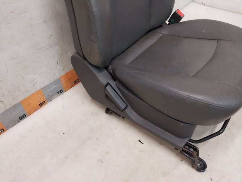 Сиденье переднее правое