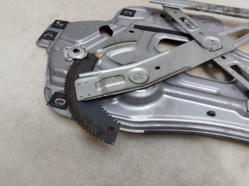 Стеклоподъемник электр. передний левый