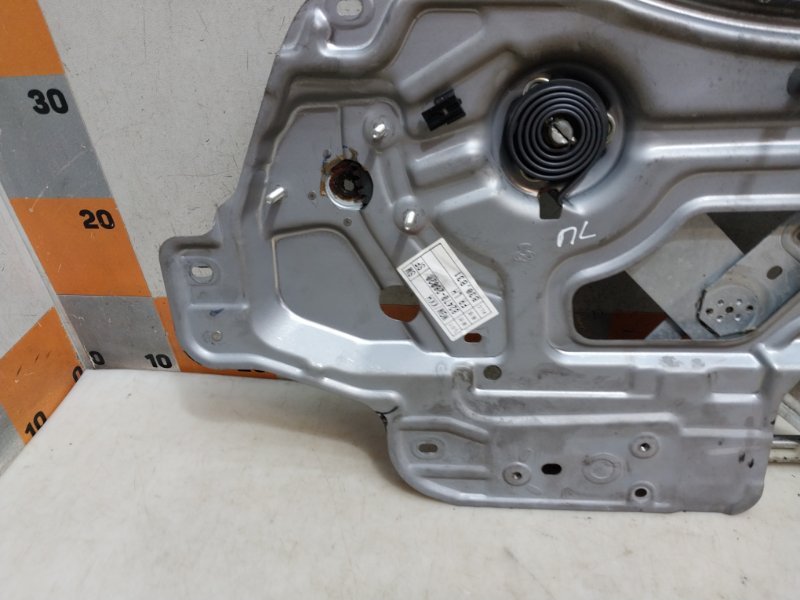 Стеклоподъемник электр. передний левый