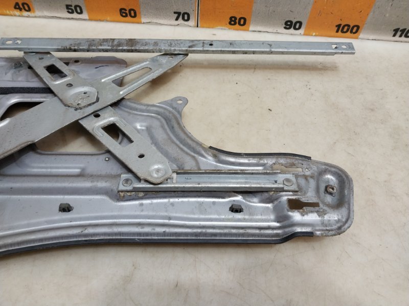 Стеклоподъемник электр. передний левый