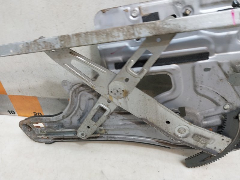 Стеклоподъемник электр. передний правый