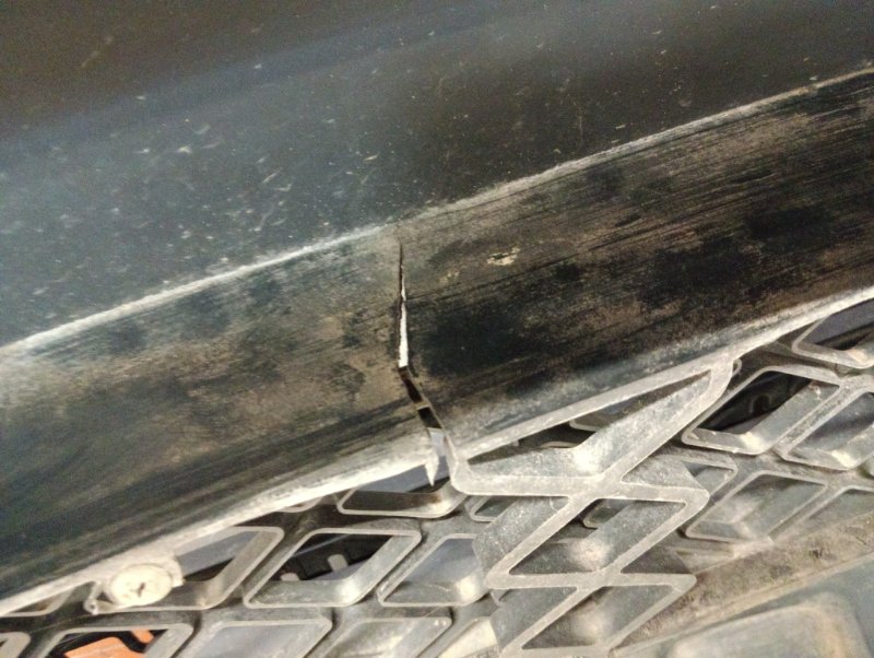 Бампер передний