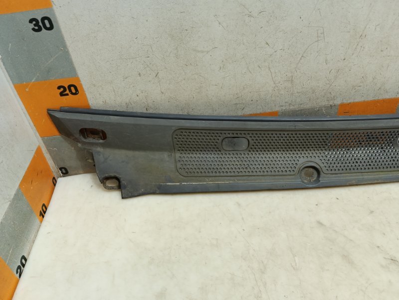 Решетка стеклоочистителей (Жабо)