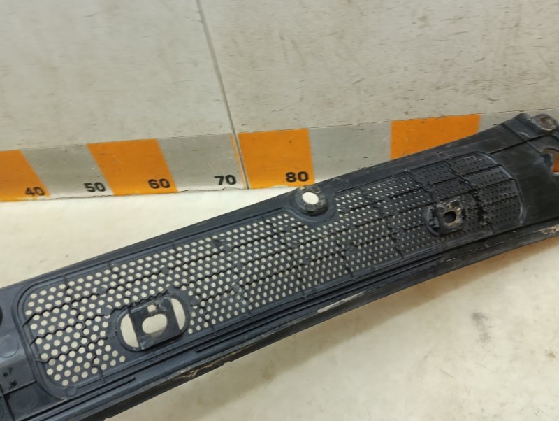 Решетка стеклоочистителей (Жабо)