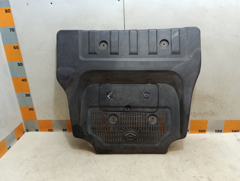 Крышка двигателя