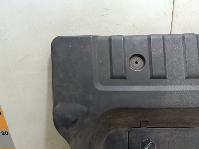 Крышка двигателя