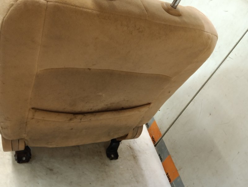 Сиденье переднее левое