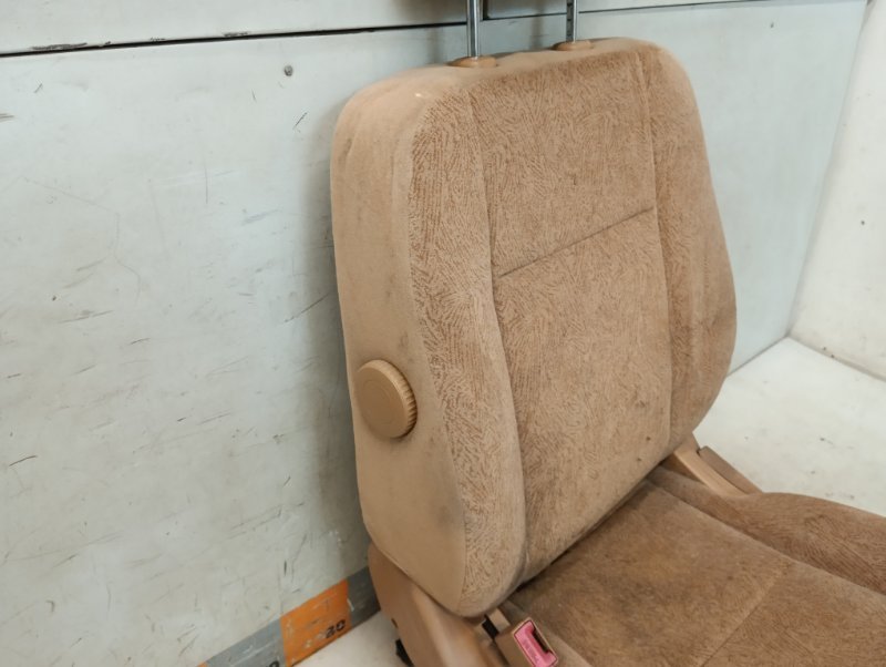 Сиденье переднее левое