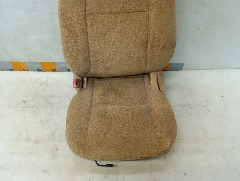 Сиденье переднее левое