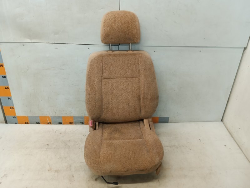 Сиденье переднее левое