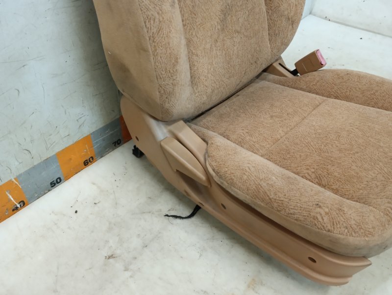 Сиденье переднее правое