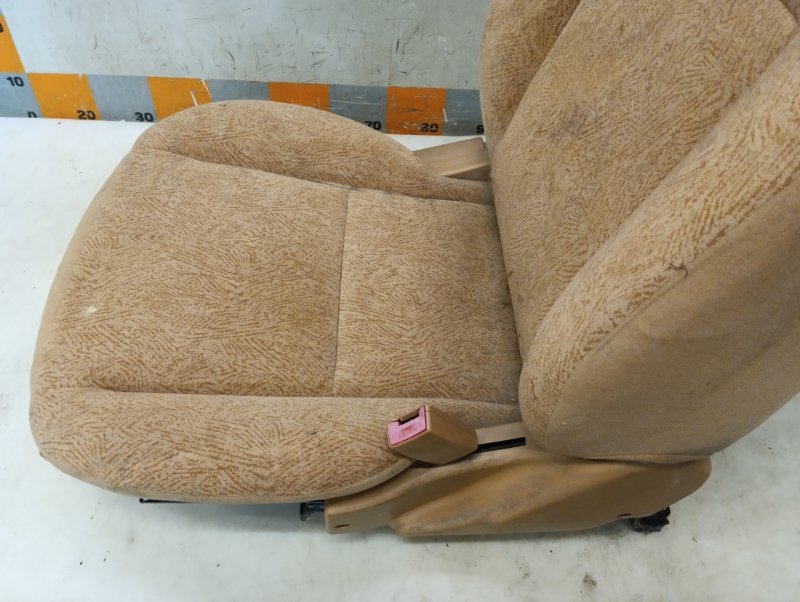 Сиденье переднее правое