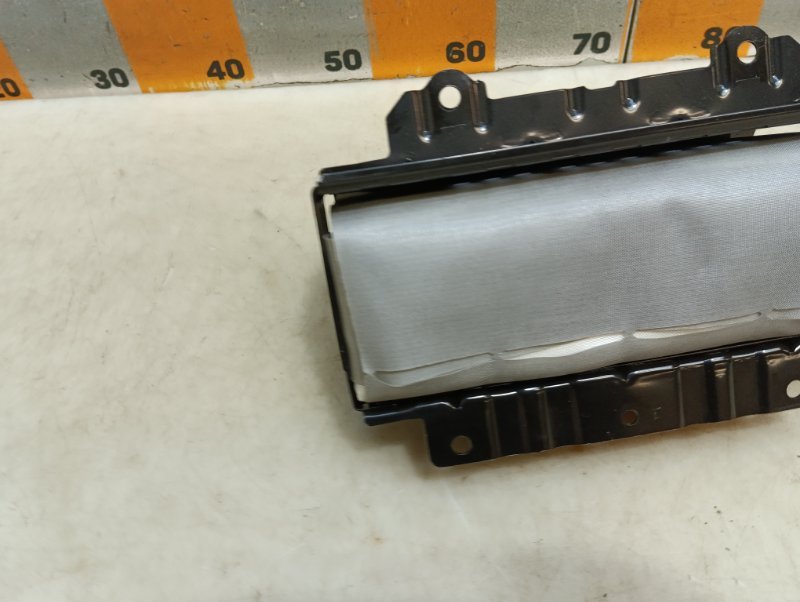 Подушка безопасности пассажирская (в торпедо)