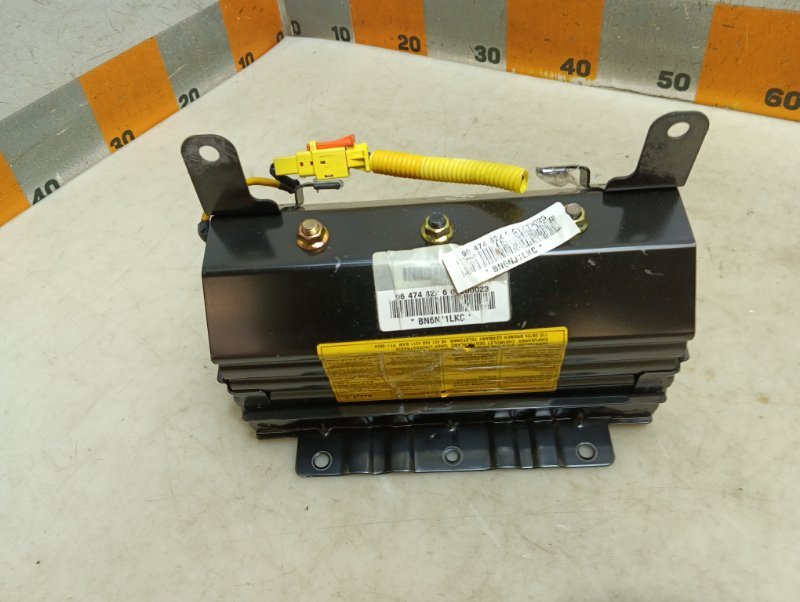 Подушка безопасности пассажирская (в торпедо)