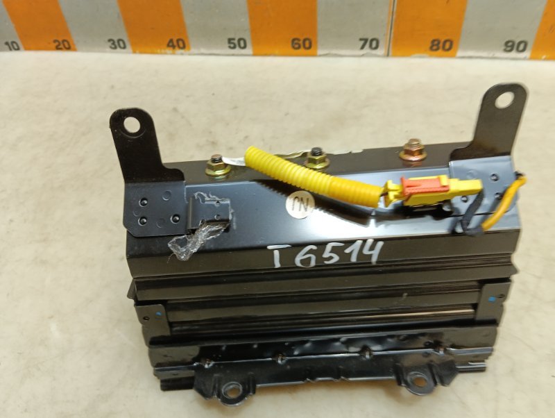 Подушка безопасности пассажирская (в торпедо)