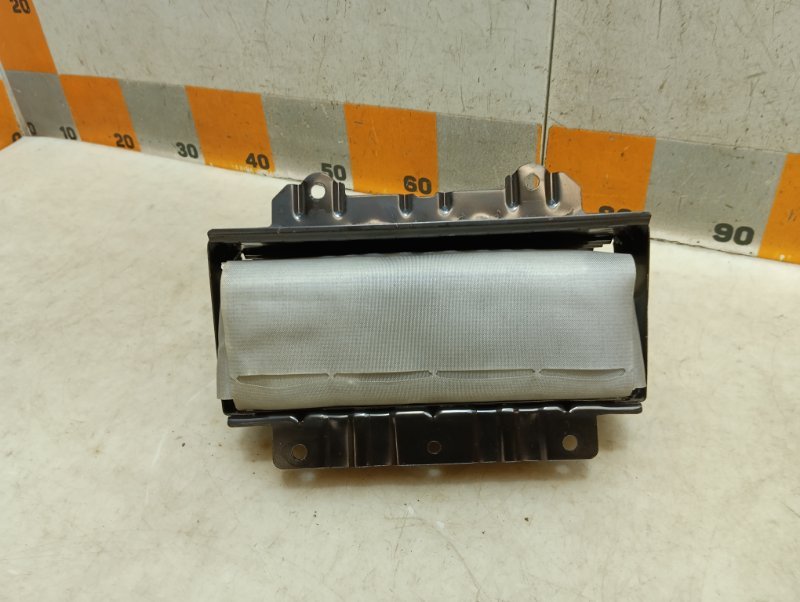 Подушка безопасности пассажирская (в торпедо)