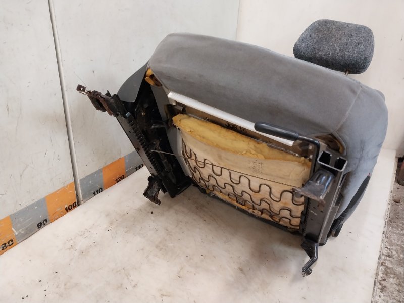 Сиденье переднее правое