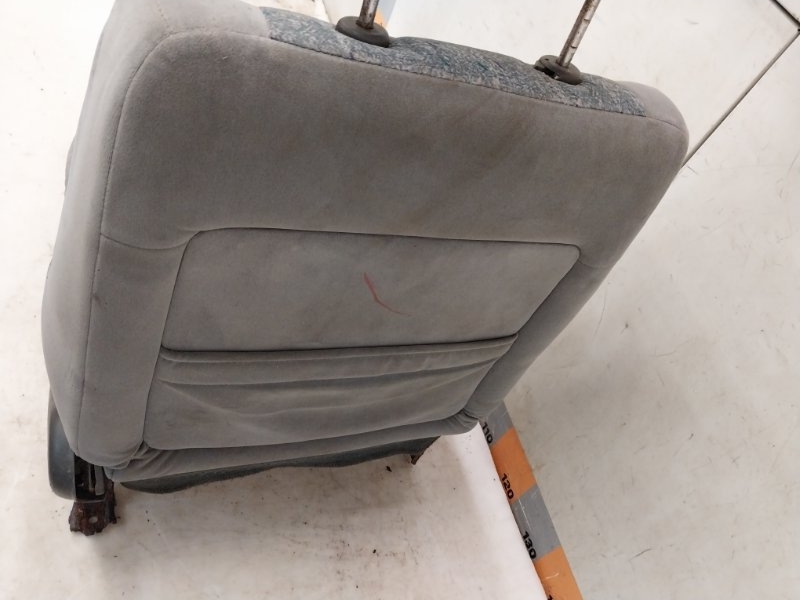 Сиденье переднее левое