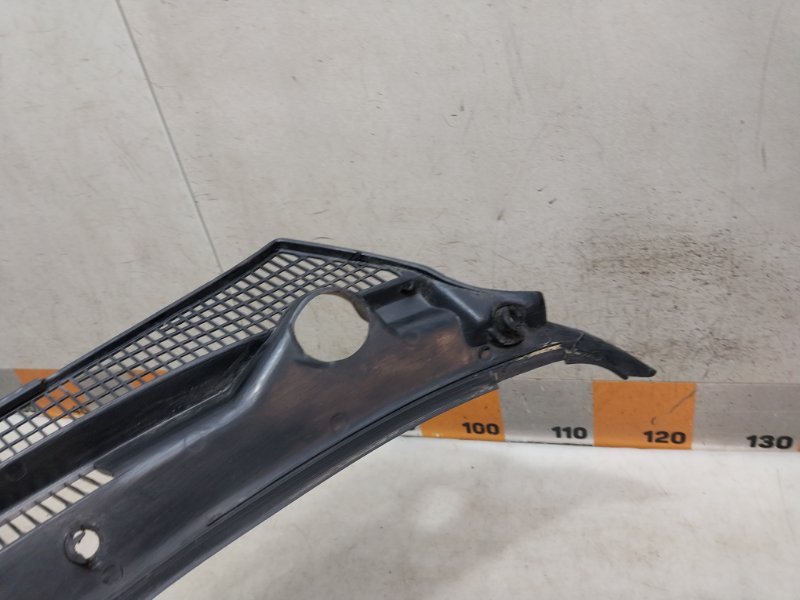 Решетка стеклоочистителей (Жабо)