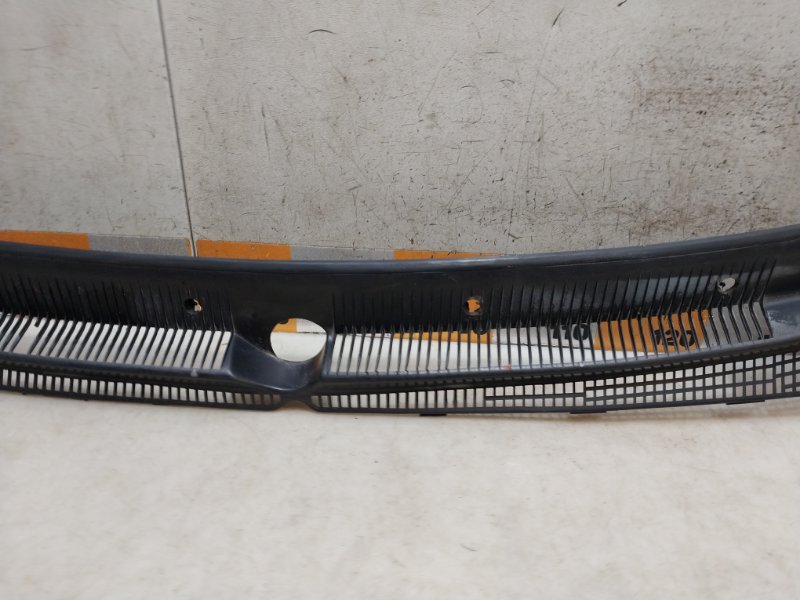 Решетка стеклоочистителей (Жабо)