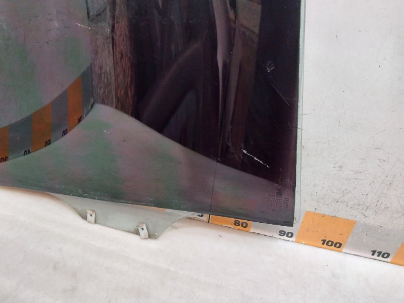 Стекло двери задней левой