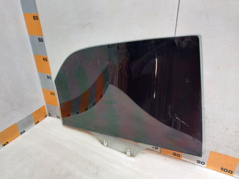 Стекло двери задней левой