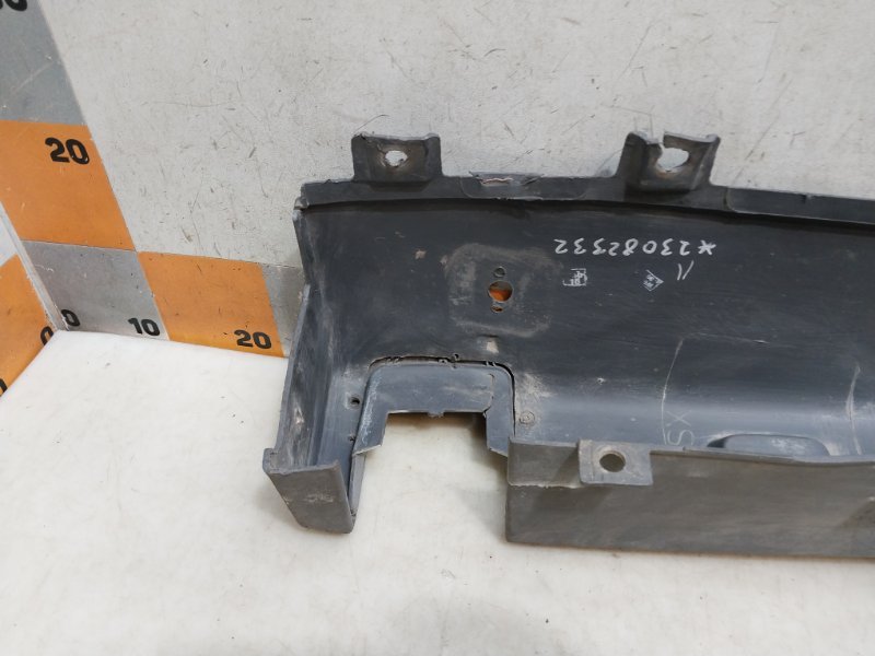 Накладка заднего бампера